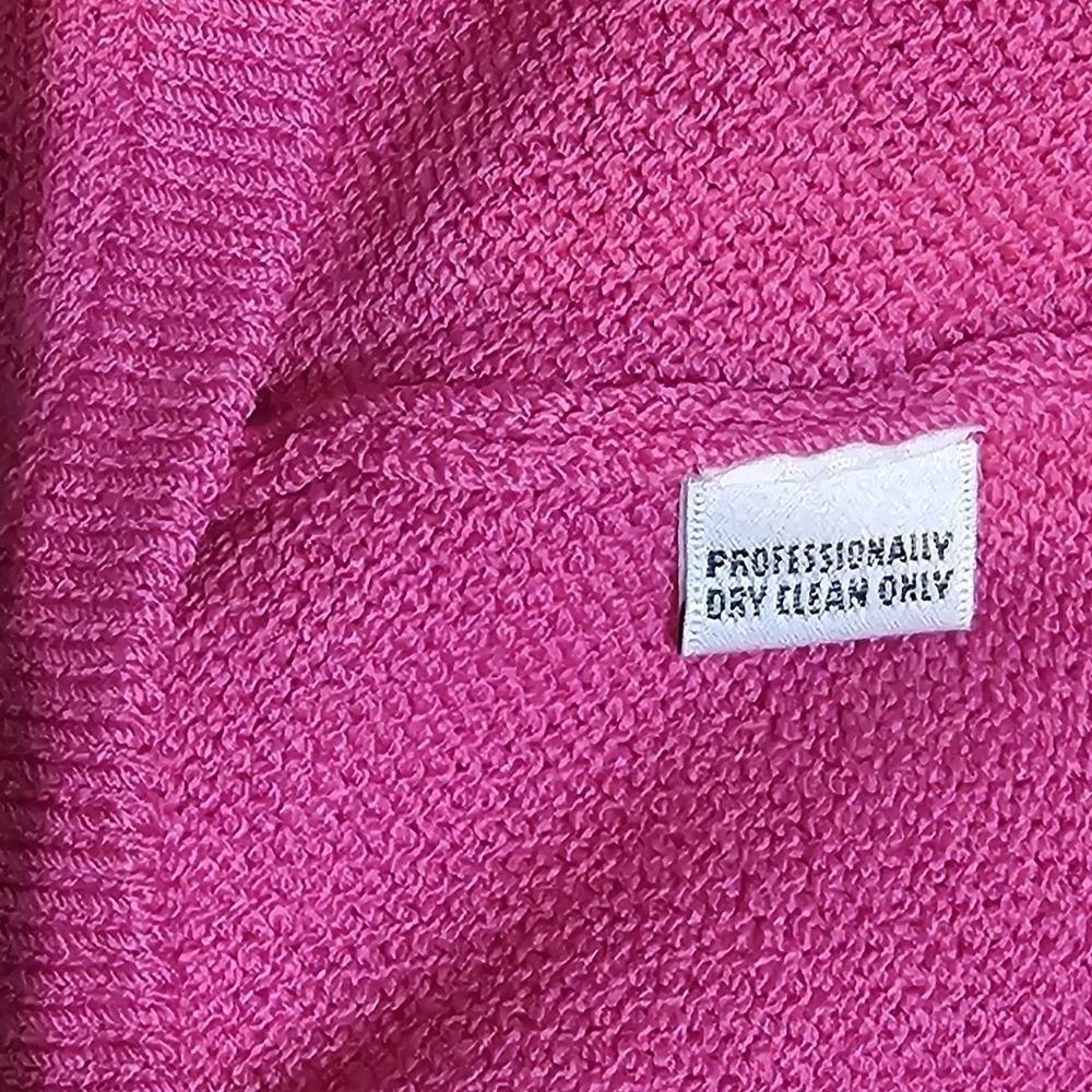 St. John Collection Basic Knit Scoop Neck Sleevel… - image 4